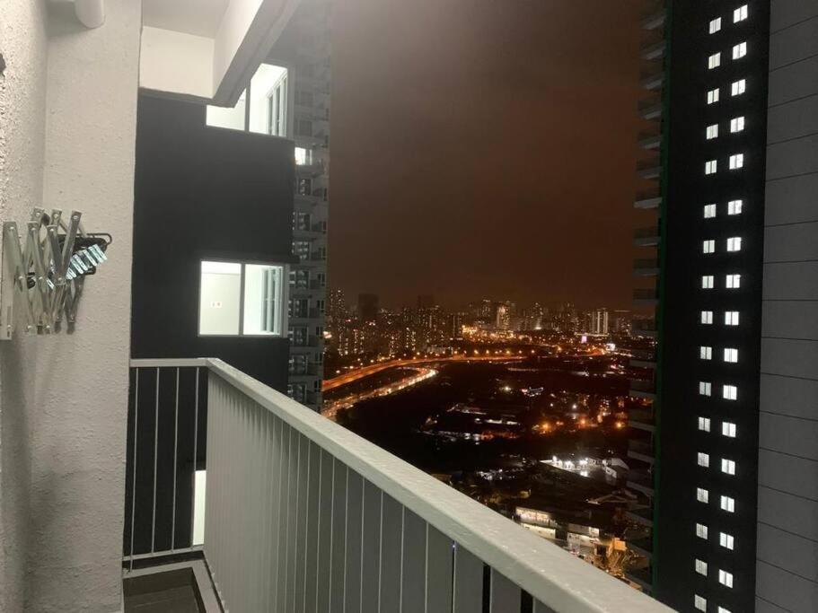 Corner Kl Pool View Rc Apartment *