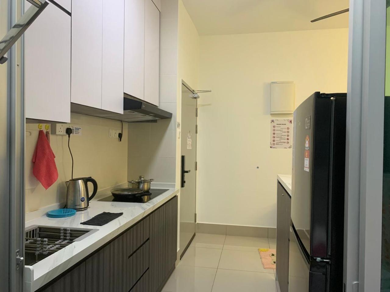 Corner Kl Pool View Rc Apartment