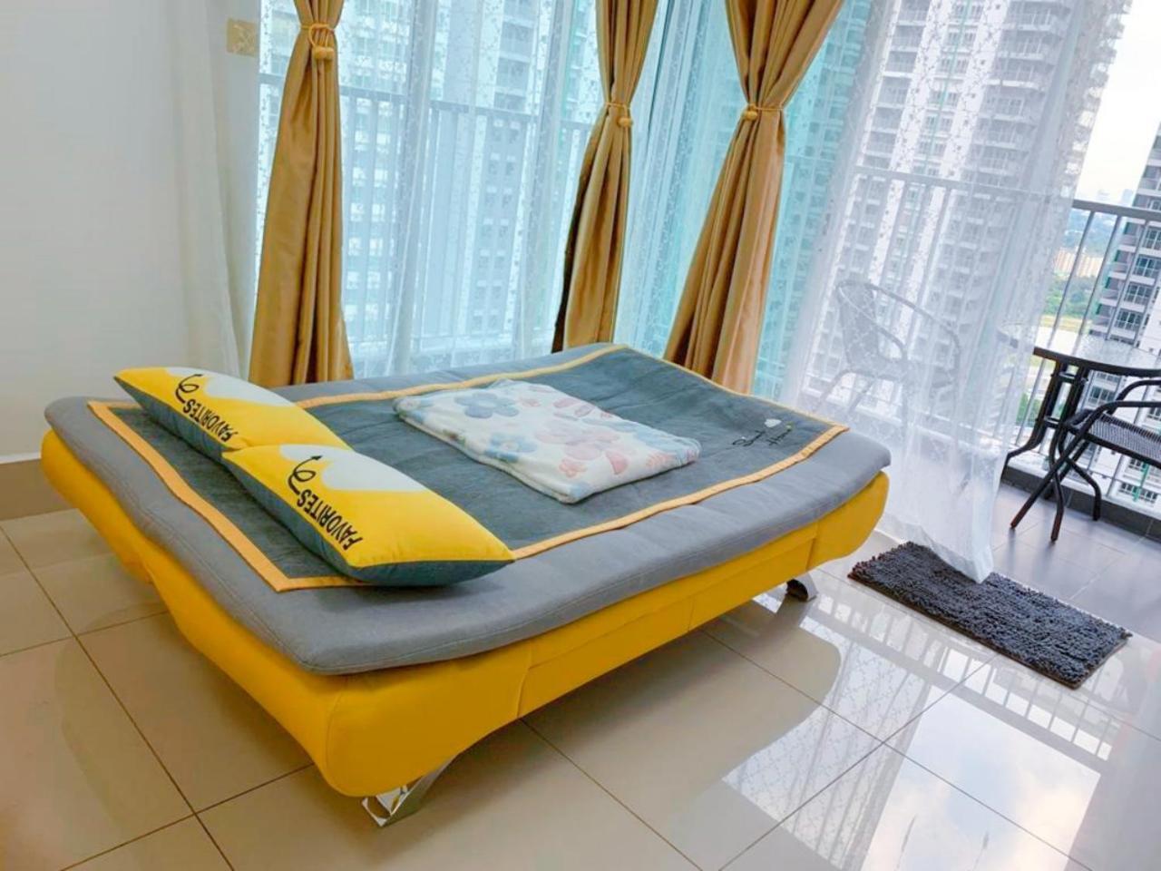Corner Kl Pool View Rc Apartment *