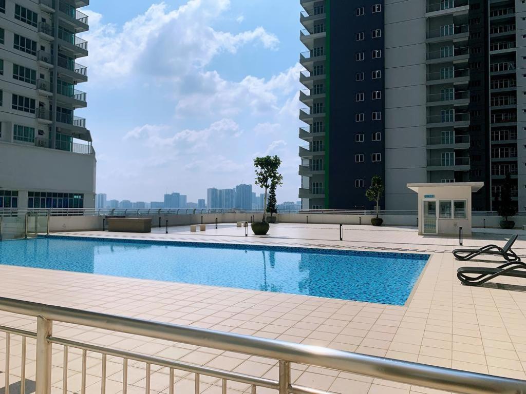 Corner Kl Pool View Rc Pangsapuri *