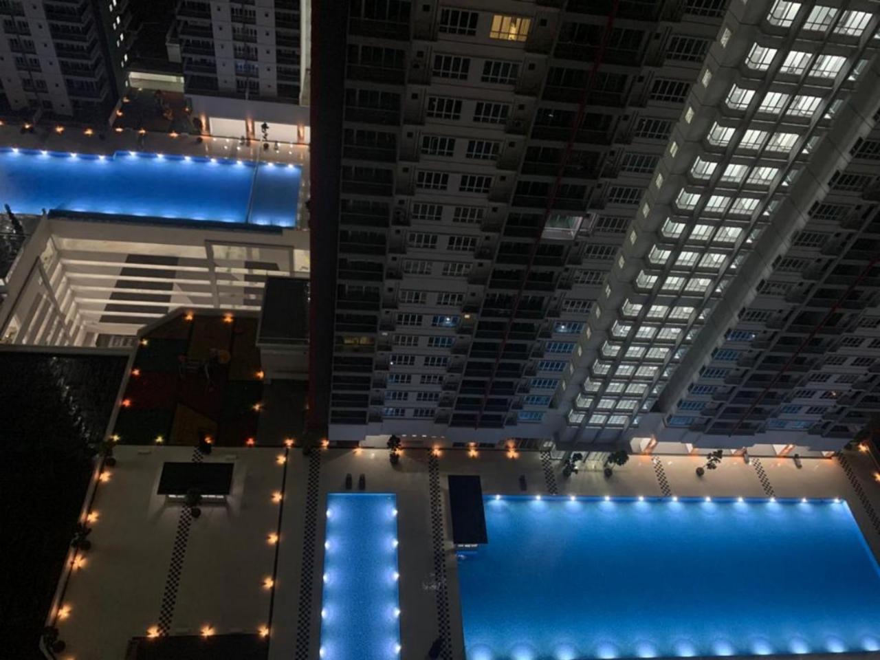 Corner Kl Pool View Rc